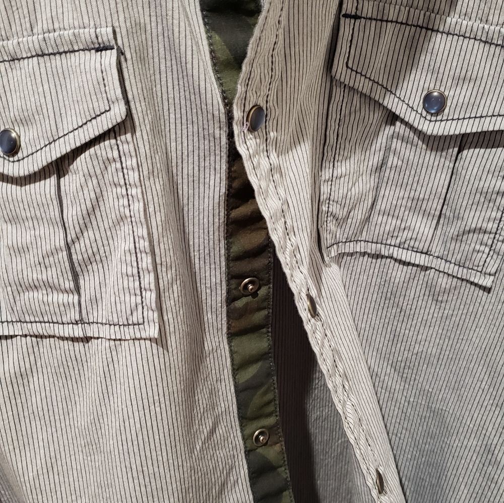American Rag button down shirt. Large - Picture 6 of 10